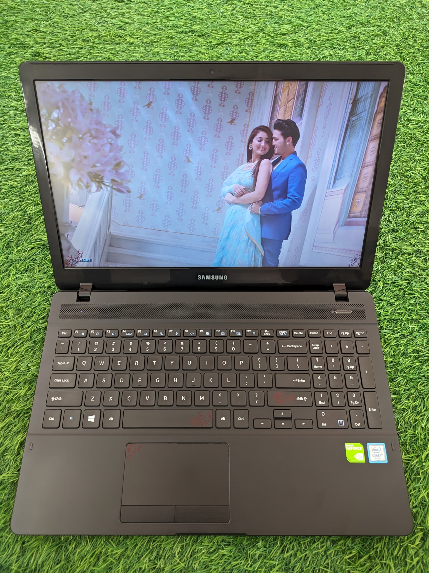 Samsung Notebook i7 6th Gen HQ (8GB Ram/256gb SSD/2GB Nvidia Graphics/ Windows 11 Pro) With 10 Free Gifts
